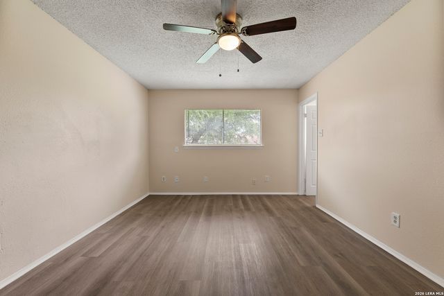 5907 CLIFF TRAIL DR, San Antonio, TX 78250