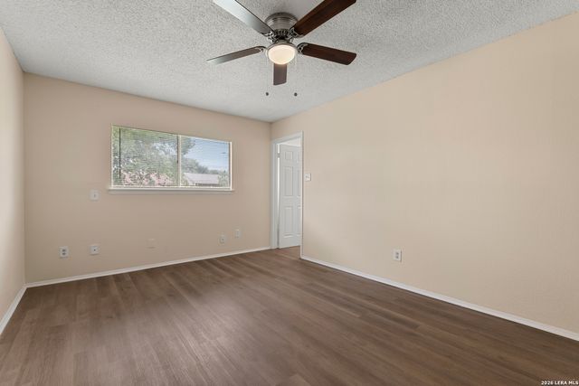 5907 CLIFF TRAIL DR, San Antonio, TX 78250