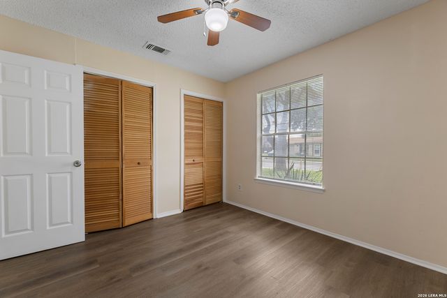5907 CLIFF TRAIL DR, San Antonio, TX 78250