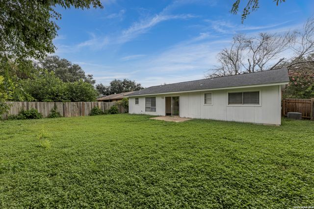 5907 CLIFF TRAIL DR, San Antonio, TX 78250