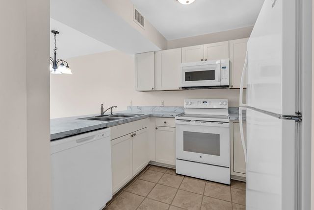 3555 Highway 544 Opas Apt 26C, Conway, SC 29526