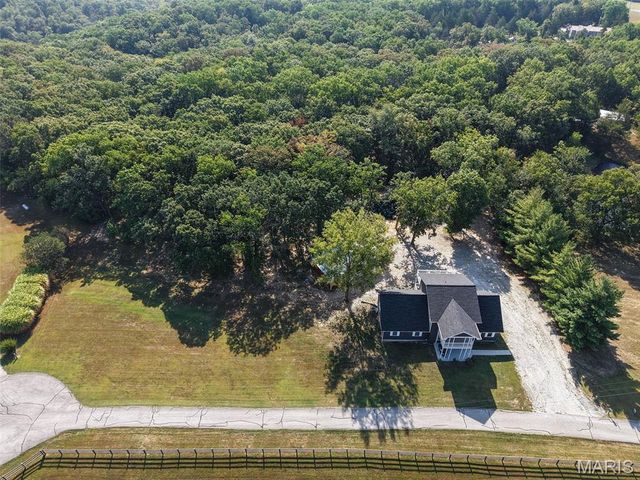 23721 Green Meadows, Warrenton, MO 63383