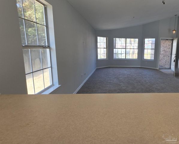 400 Peregrine Ct, Mary Esther, FL 32569