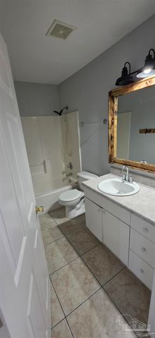 400 Peregrine Ct, Mary Esther, FL 32569