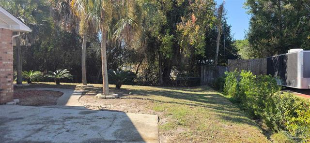 400 Peregrine Ct, Mary Esther, FL 32569