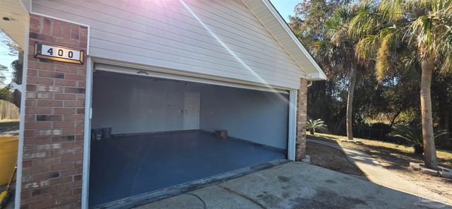 400 Peregrine Ct, Mary Esther, FL 32569