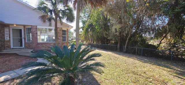 400 Peregrine Ct, Mary Esther, FL 32569