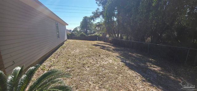 400 Peregrine Ct, Mary Esther, FL 32569