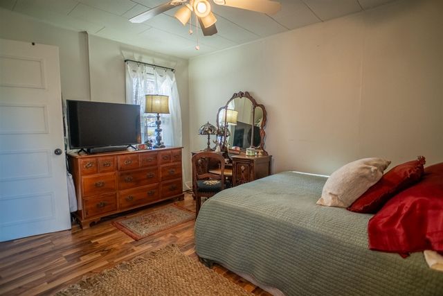 274 6th Avenue, Manistee, MI 49660