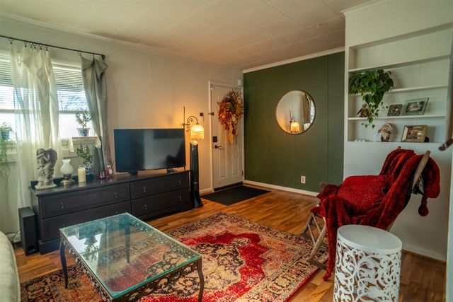 274 6th Avenue, Manistee, MI 49660