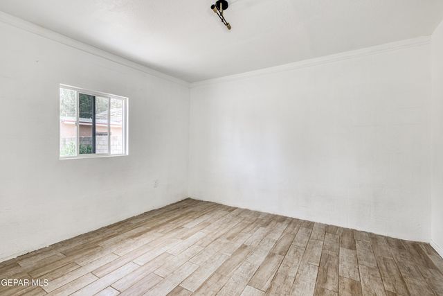 124 Ensenada Way, Socorro, TX 79927