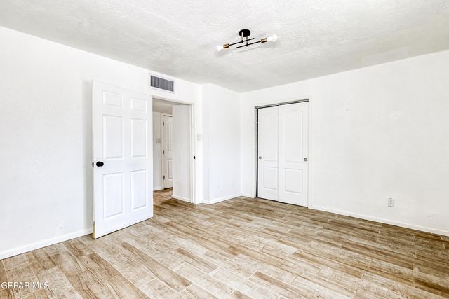 124 Ensenada Way, Socorro, TX 79927