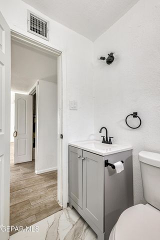 124 Ensenada Way, Socorro, TX 79927