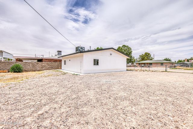 124 Ensenada Way, Socorro, TX 79927