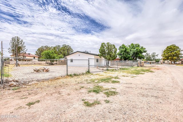 124 Ensenada Way, Socorro, TX 79927