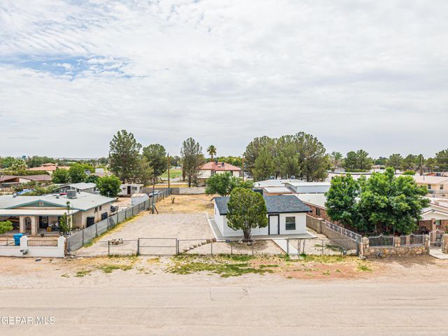 124 Ensenada Way, Socorro, TX 79927