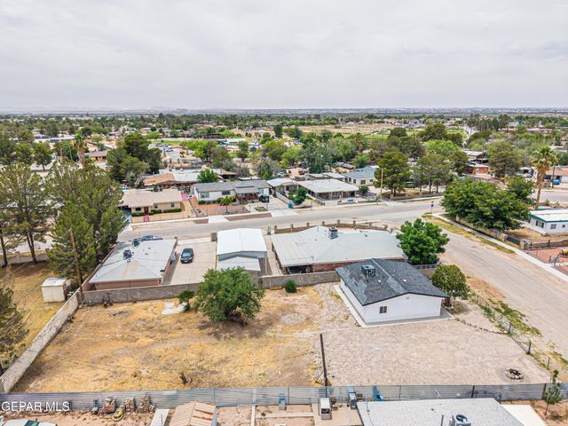 124 Ensenada Way, Socorro, TX 79927