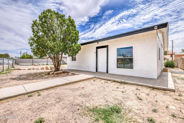 124 Ensenada Way, Socorro, TX 79927