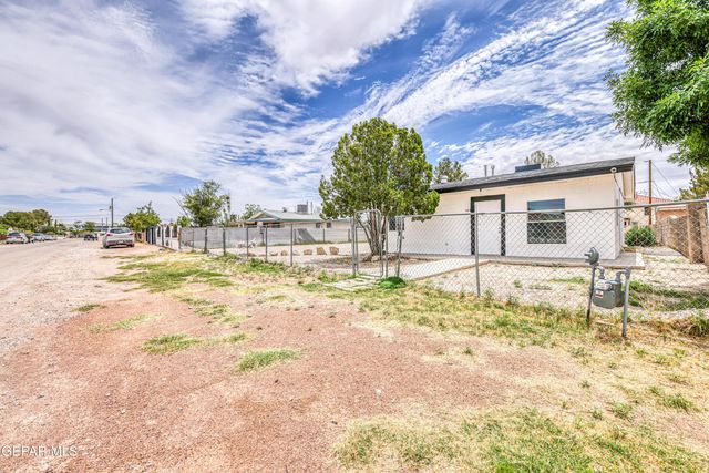 124 Ensenada Way, Socorro, TX 79927