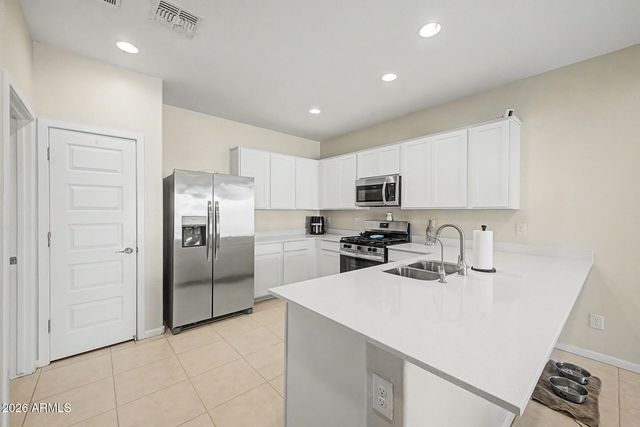 5609 S 23RD Drive, Phoenix, AZ 85041