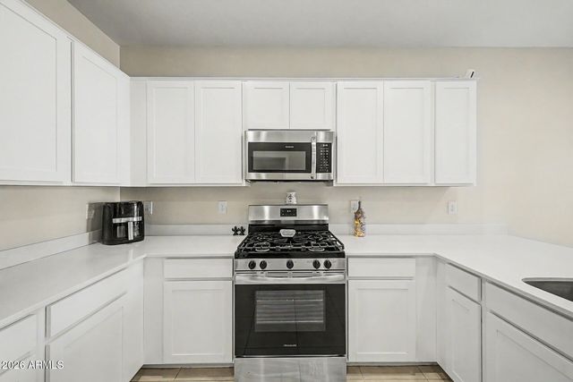 5609 S 23RD Drive, Phoenix, AZ 85041