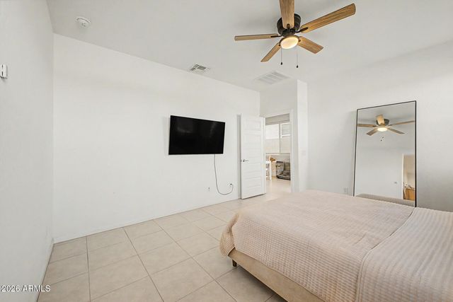 5609 S 23RD Drive, Phoenix, AZ 85041