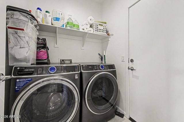 5609 S 23RD Drive, Phoenix, AZ 85041