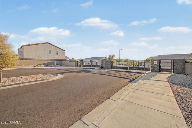 5609 S 23RD Drive, Phoenix, AZ 85041