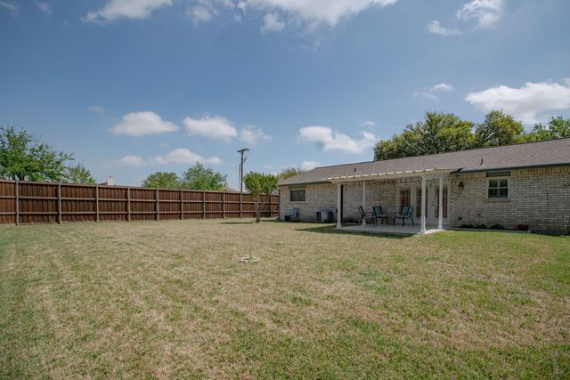 5302 Saddleback Road, Garland, TX 75043