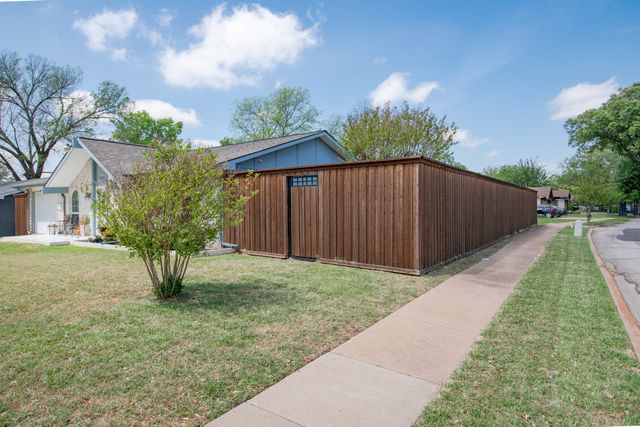 5302 Saddleback Road, Garland, TX 75043