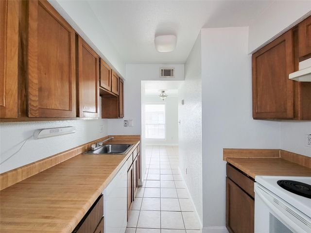 6202 Skyline 32, Houston, TX 77057