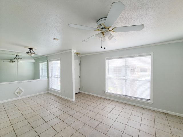 6202 Skyline 32, Houston, TX 77057