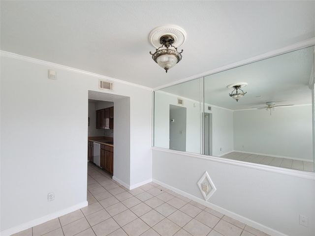 6202 Skyline 32, Houston, TX 77057