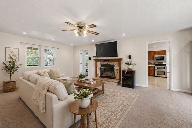 3597 Camino Hills Dr, Camino, CA 95709