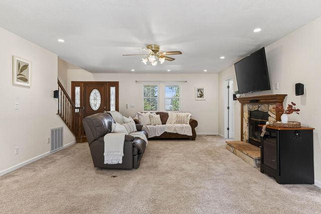 3597 Camino Hills Dr, Camino, CA 95709