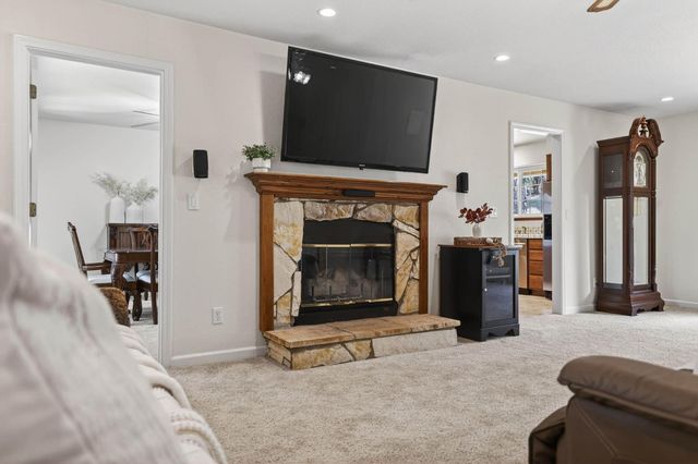 3597 Camino Hills Dr, Camino, CA 95709