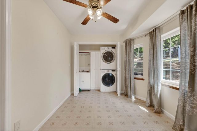 3597 Camino Hills Dr, Camino, CA 95709