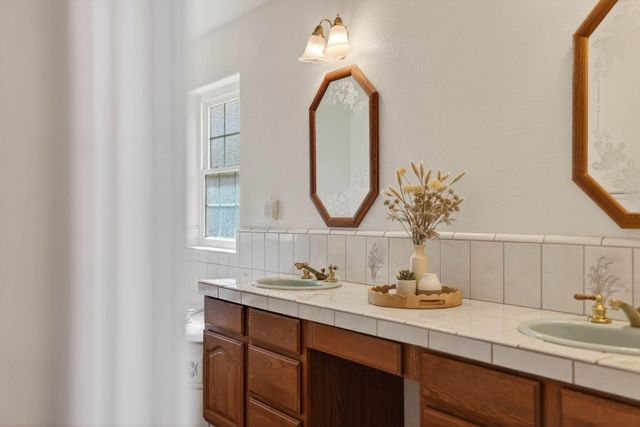 3597 Camino Hills Dr, Camino, CA 95709
