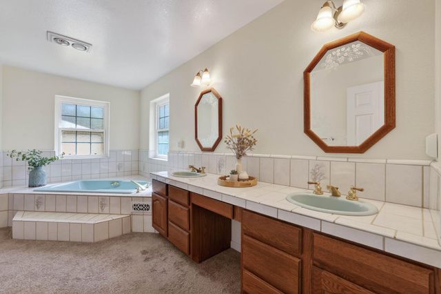 3597 Camino Hills Dr, Camino, CA 95709