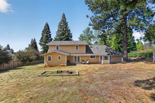 3597 Camino Hills Dr, Camino, CA 95709