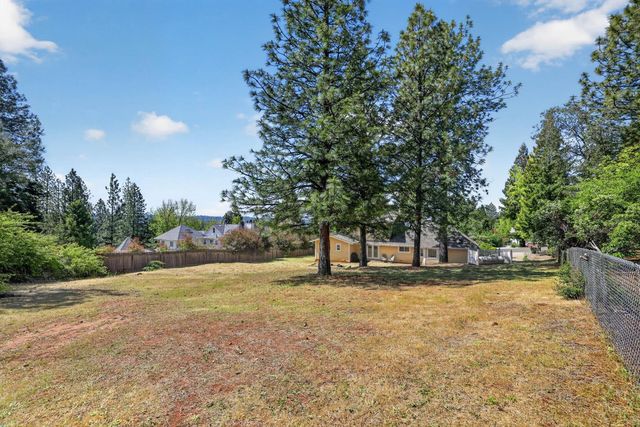 3597 Camino Hills Dr, Camino, CA 95709