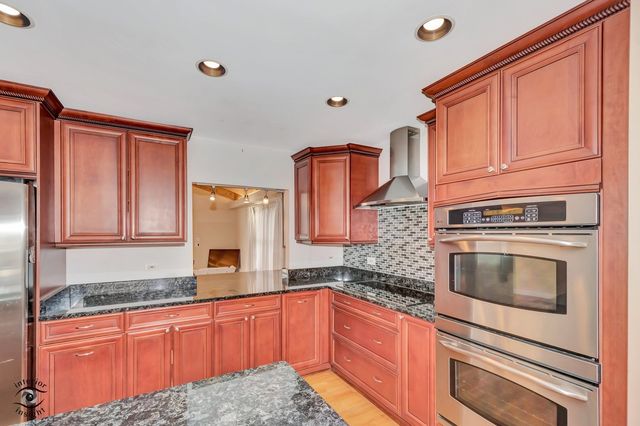 2815 Helen Drive, Glenview, IL 60025