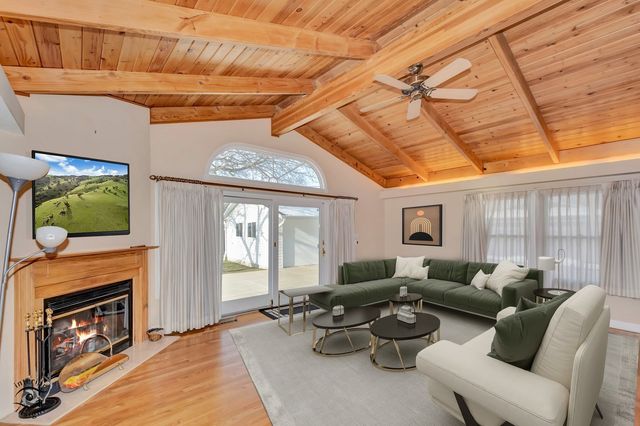 2815 Helen Drive, Glenview, IL 60025