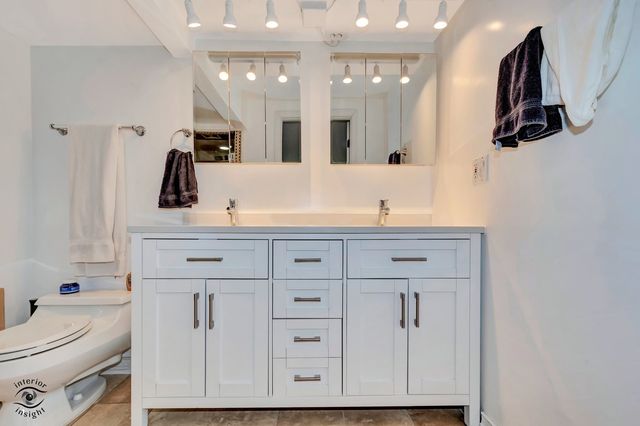 2815 Helen Drive, Glenview, IL 60025