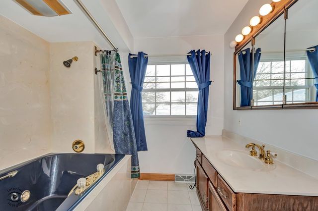 2815 Helen Drive, Glenview, IL 60025