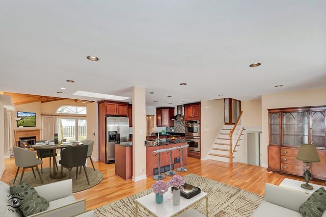 2815 Helen Drive, Glenview, IL 60025