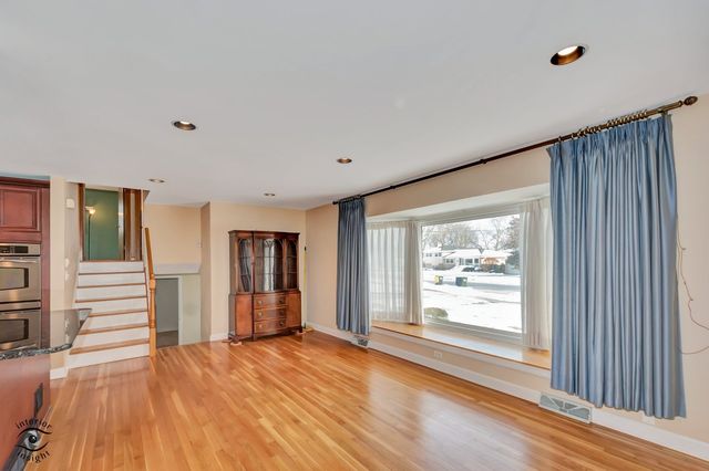 2815 Helen Drive, Glenview, IL 60025