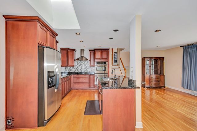 2815 Helen Drive, Glenview, IL 60025