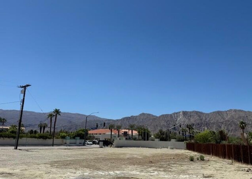 Image 2 of property listing at 2 Calle Obispo, La Quinta, CA 92253