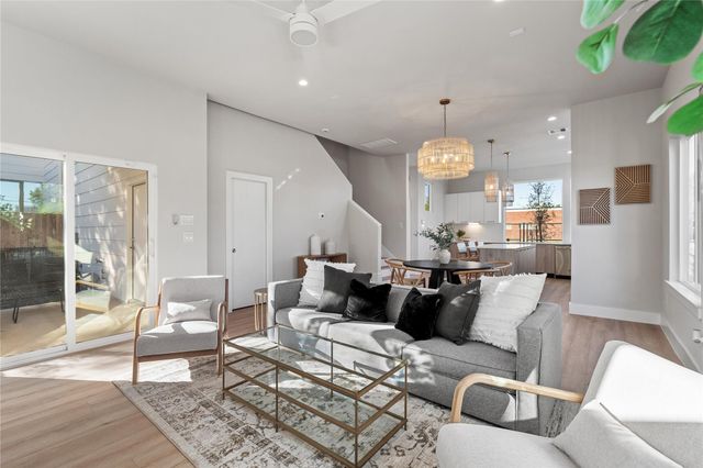 1702 Bringhurst Street B, Houston, TX 77020